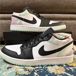Size 13 - Air Jordan 1 Low SE “Tie Dye”